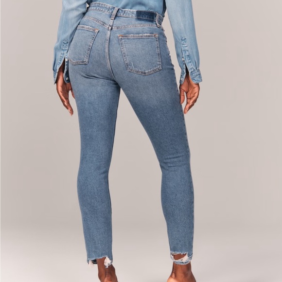 Abercrombie & Fitch Curve Love High Rise Skinny Jean - Picture 3 of 6